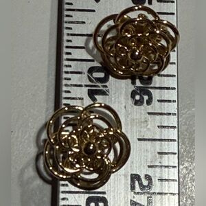 Rare Vintage Golden Trifari Open Petal Flower Earring Pair: Non-pierced Clip